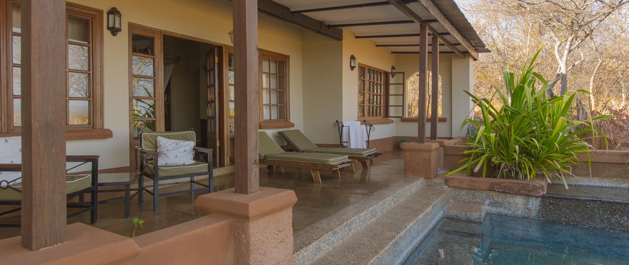 Stanley Safari Lodge リビングストン エクステリア 写真