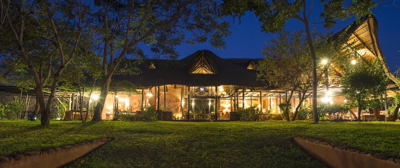 Stanley Safari Lodge リビングストン エクステリア 写真